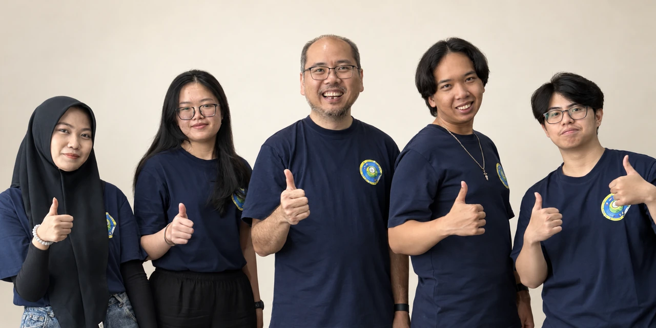 Five members of the StarLab Indonesia teaching team